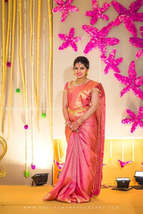 Peach_Soft_Silk_Saree_With_Unstitched_Blouse_For_Women