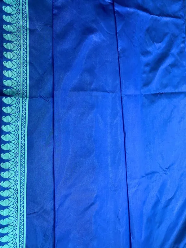 Blue_Soft_Silk_Saree_With_Unstitched_Blouse_For_Women