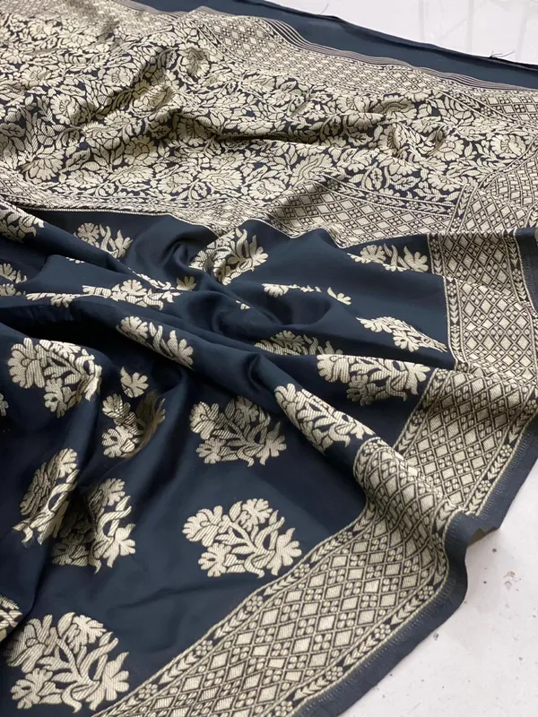 Black_Soft_Silk_Saree_With_Unstitched_Blouse_For_Women