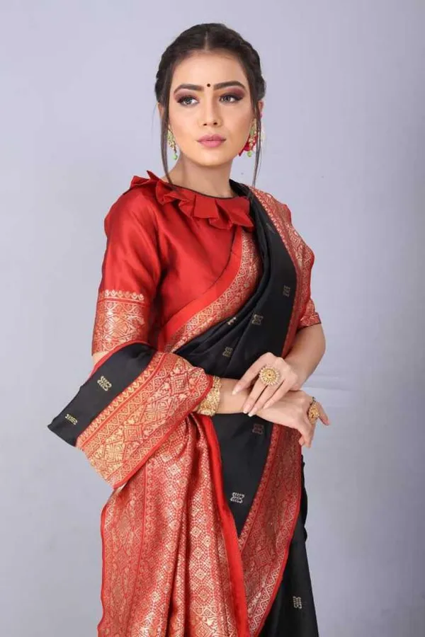 Black_Soft_Silk_Saree_With_Unstitched_Blouse_For_Women