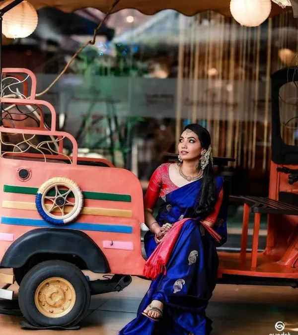 Blue_Pink_Soft_Silk_Saree_With_Unstitched_Blouse_For_Women