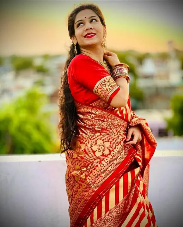 Red_Soft_Silk_Saree_With_Unstitched_Blouse_For_Women