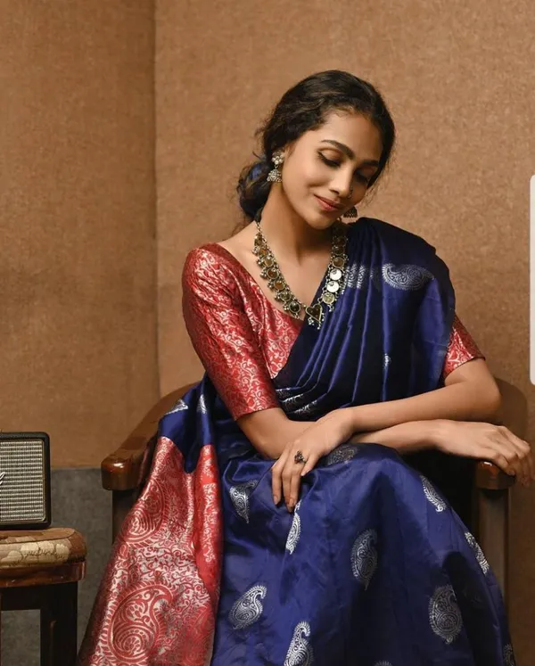Blue_Pink_Soft_Silk_Saree_With_Unstitched_Blouse_For_Women