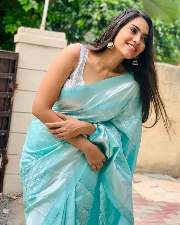 Sky_Blue_Soft_Silk_Saree_With_Unstitched_Blouse_For_Women
