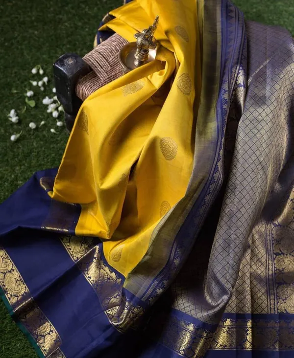 Yellow_Blue_Soft_Silk_Saree_With_Unstitched_Blouse_For_Women