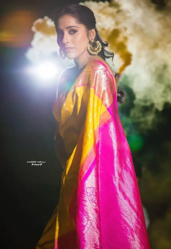 Yellow_Pink_Soft_Silk_Saree_With_Unstitched_Blouse_For_Women