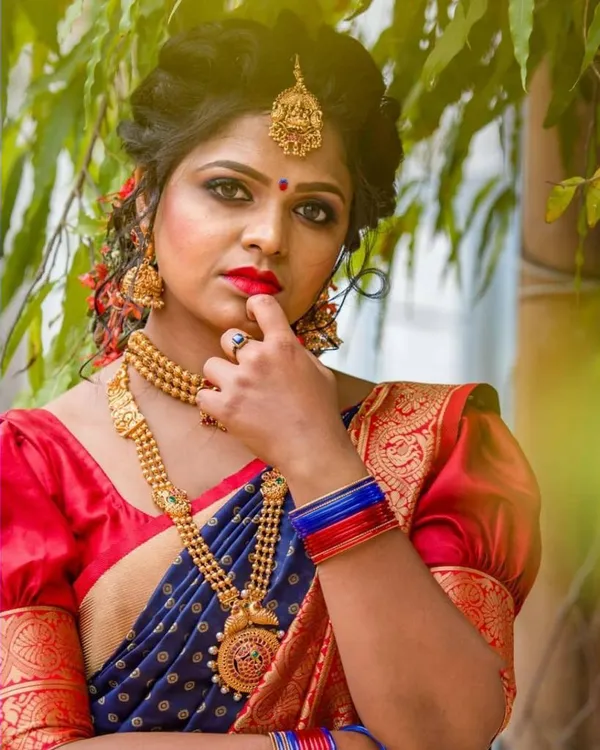 Navy_Blue_Soft_Silk_Saree_With_Unstitched_Blouse_For_Women