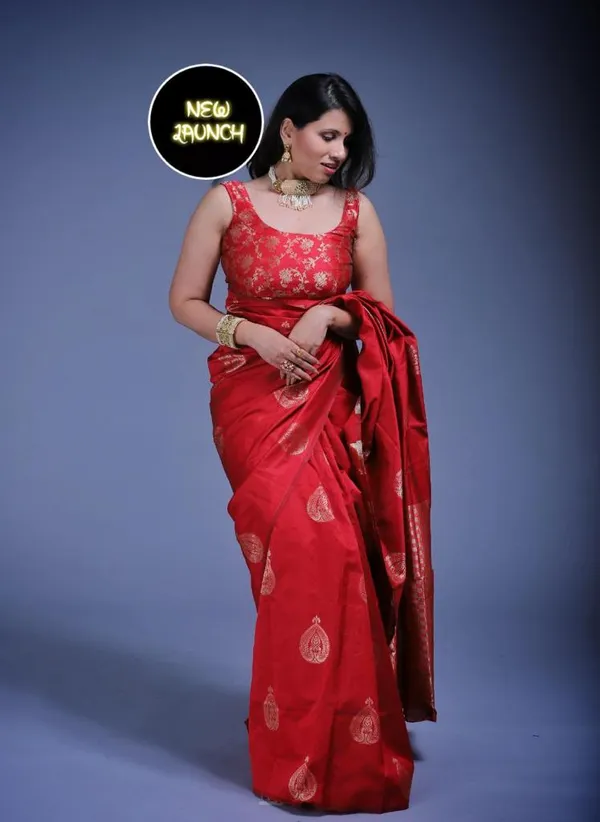 Red_Soft_Silk_Saree_With_Unstitched_Blouse_For_Women