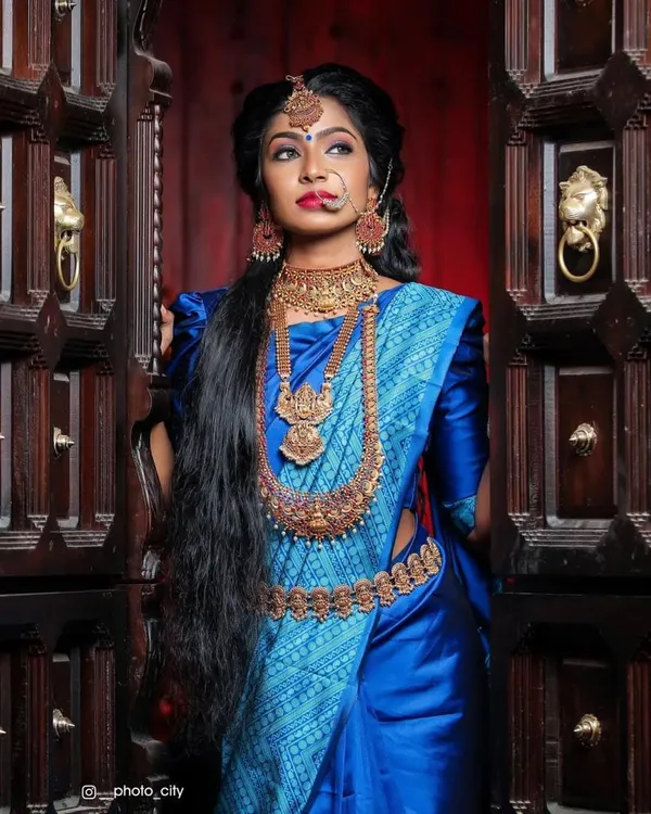 Blue_Soft_Silk_Saree_With_Unstitched_Blouse_For_Women