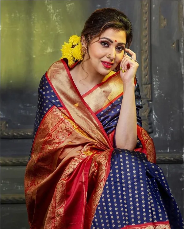 Navy_Blue_Soft_Silk_Saree_With_Unstitched_Blouse_For_Women