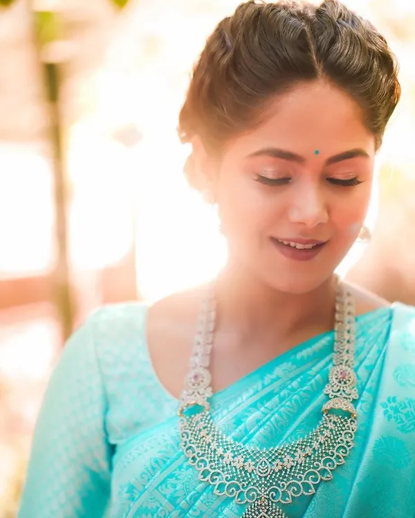 Blue_Soft_Silk_Saree_With_Unstitched_Blouse_For_Women