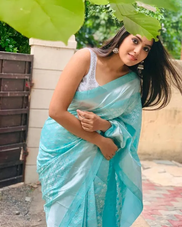 Sky_Blue_Soft_Silk_Saree_With_Unstitched_Blouse_For_Women