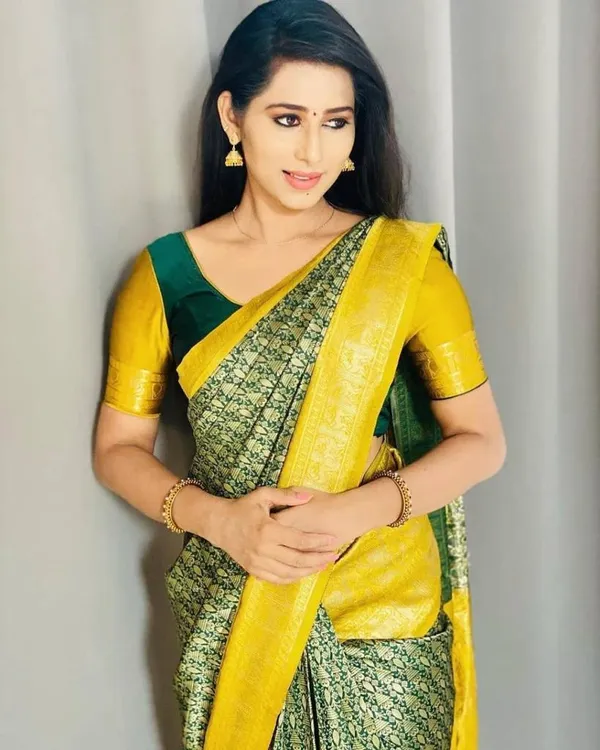 Yellow_Soft_Silk_Saree_With_Unstitched_Blouse_For_Women