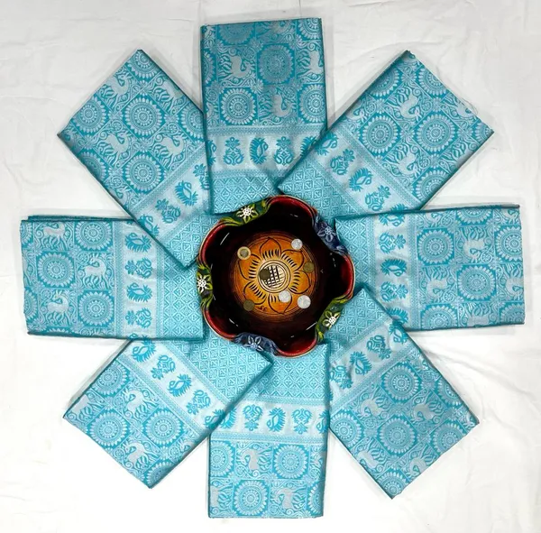 Blue_Soft_Silk_Saree_With_Unstitched_Blouse_For_Women