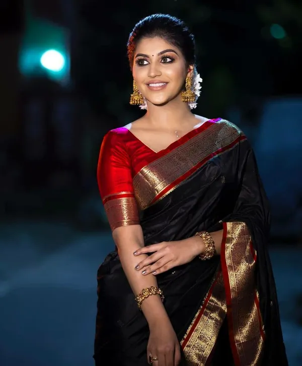 Black_Soft_Silk_Saree_With_Unstitched_Blouse_For_Women