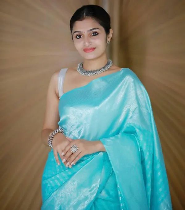 Sky_Blue_Soft_Silk_Saree_With_Unstitched_Blouse_For_Women