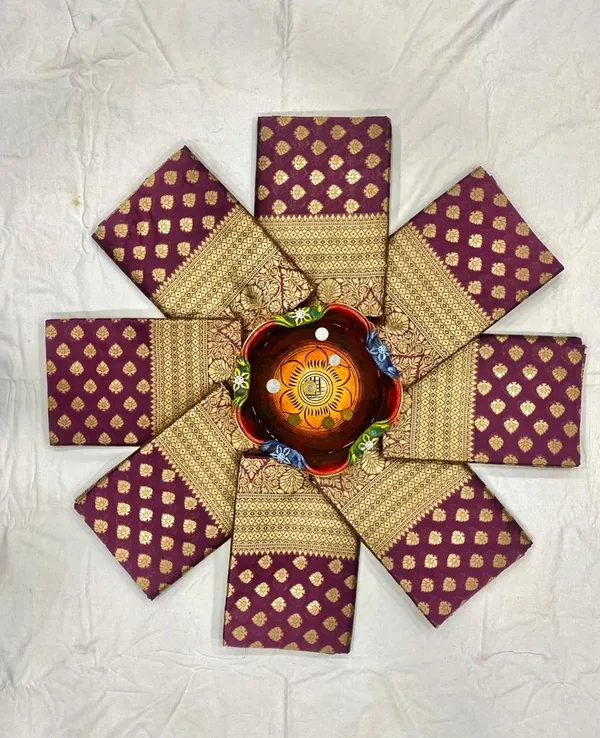 Deep_Purpule_Soft_Silk_Saree_With_Unstitched_Blouse_For_Women