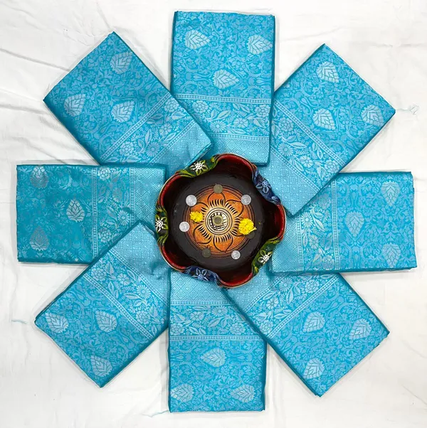 Blue_Soft_Silk_Saree_With_Unstitched_Blouse_For_Women