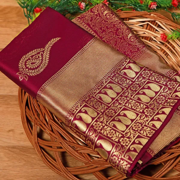 Maroon_Soft_Silk_Saree_With_Unstitched_Blouse_For_Women