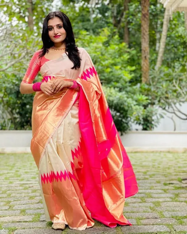 Peach_Pink_Soft_Silk_Saree_With_Unstitched_Blouse_For_Women