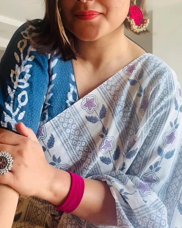 Saree_With_Unstitched_Blouse_For_Women