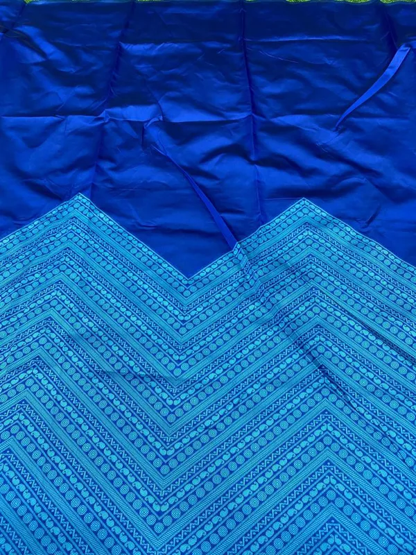 Blue_Soft_Silk_Saree_With_Unstitched_Blouse_For_Women