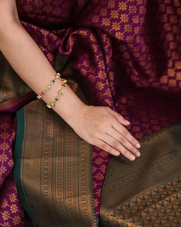 Saree_With_Unstitched_Blouse_For_Women