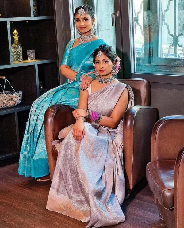 Blue_Soft_Silk_Saree_With_Unstitched_Blouse_For_Women