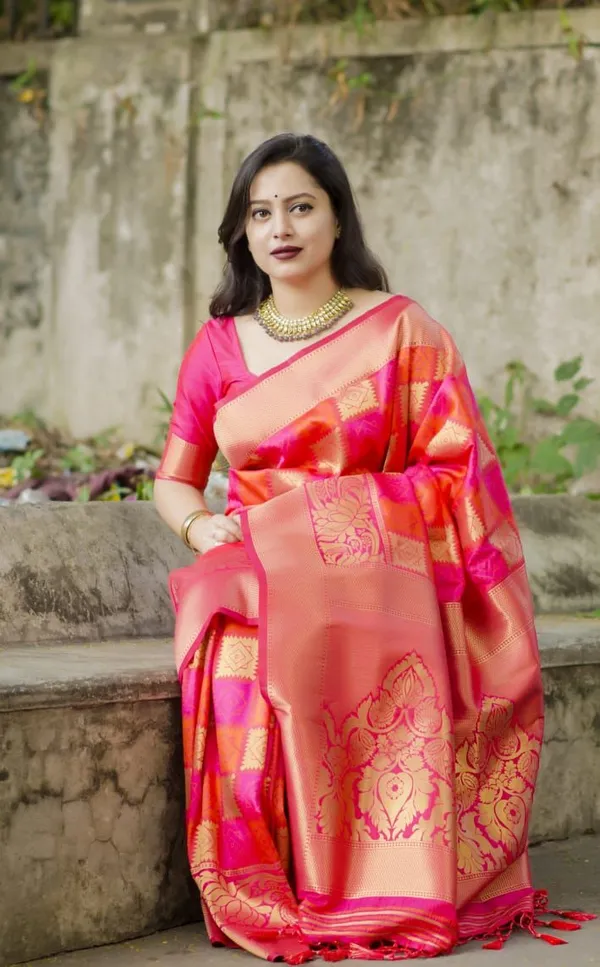 Pink_Silk_Saree_With_Unstitched_Blouse_For_Women