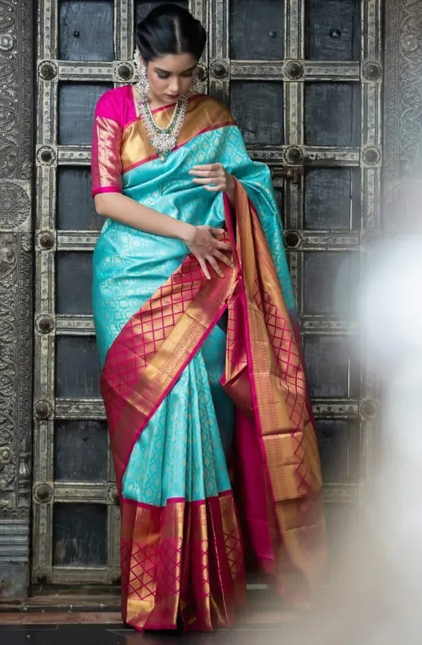 Blue_Soft_Silk_Saree_With_Unstitched_Blouse_For_Women