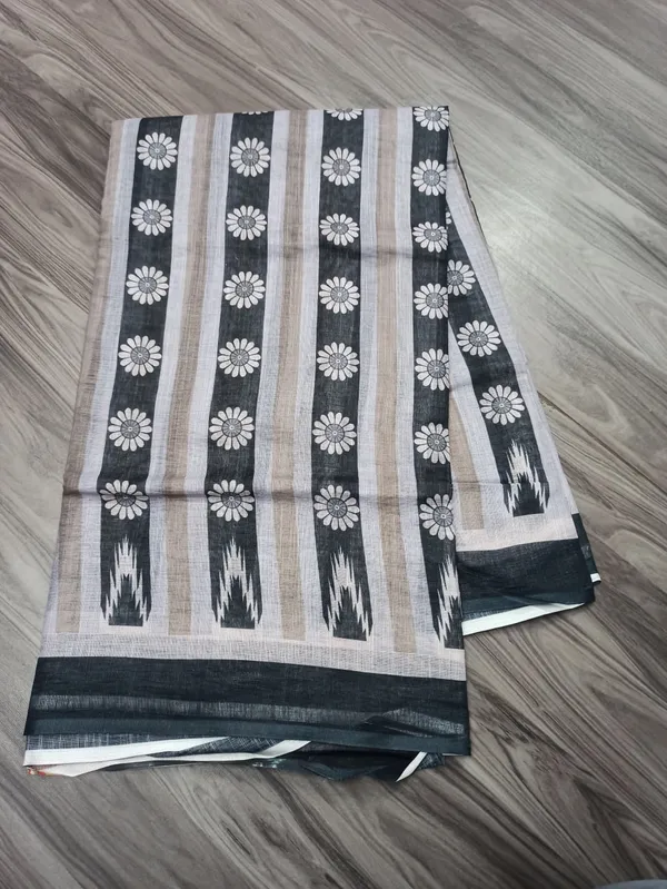 Saree_With_Unstitched_Blouse_For_Women