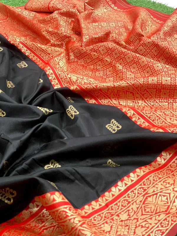 Black_Soft_Silk_Saree_With_Unstitched_Blouse_For_Women
