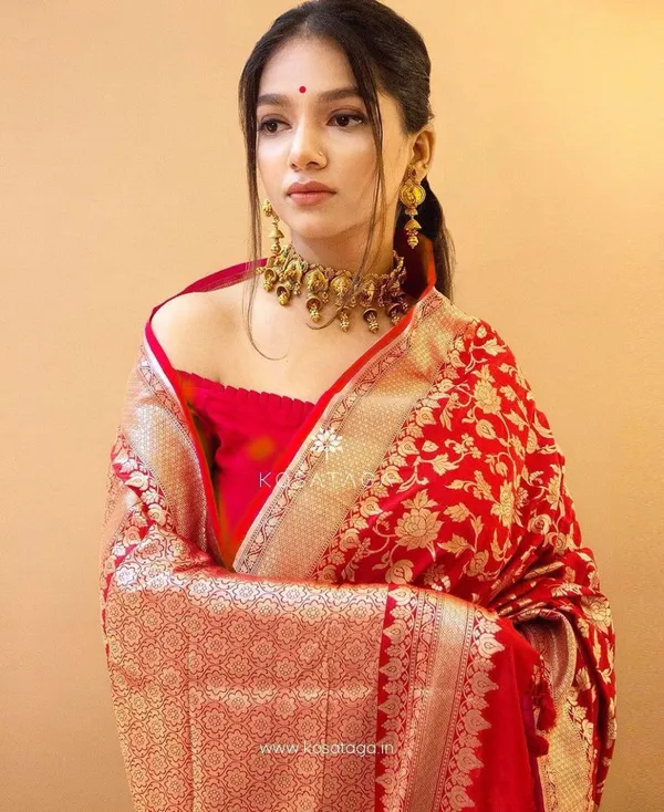 Red_Soft_Silk_Saree_With_Unstitched_Blouse_For_Women
