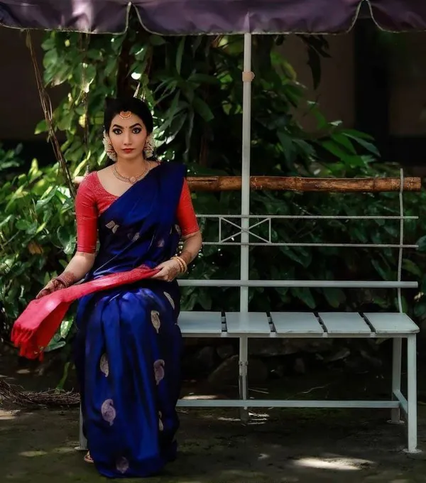 Blue_Pink_Soft_Silk_Saree_With_Unstitched_Blouse_For_Women