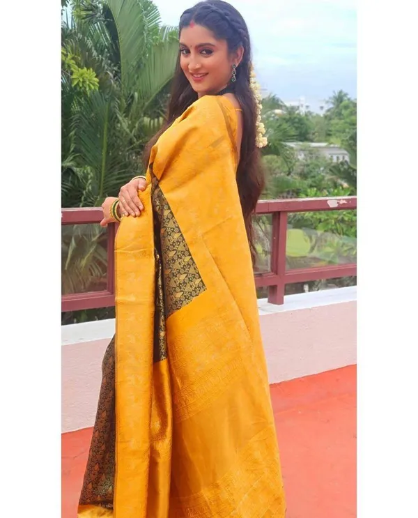 Yellow_Soft_Silk_Saree_With_Unstitched_Blouse_For_Women