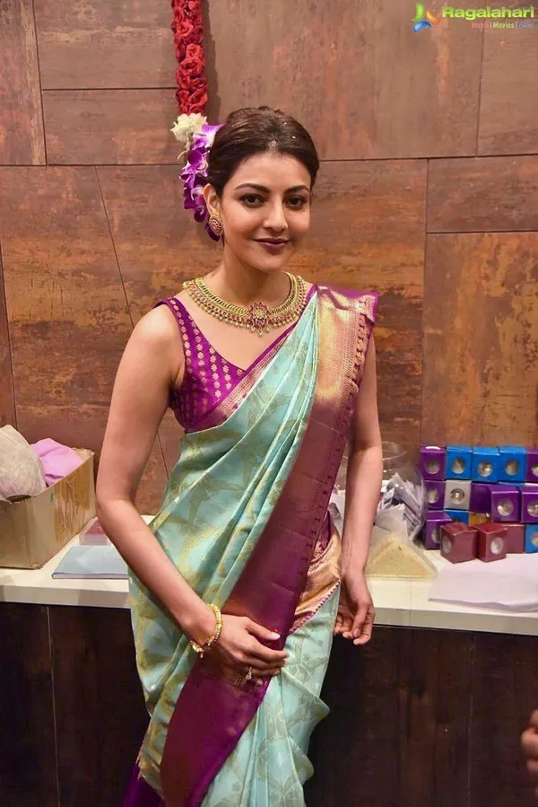 Skyblue_Maroon_Soft_Silk_Saree_With_Unstitched_Blouse_For_Women