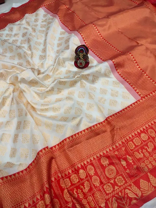 Cream_Red_Soft_Silk_Saree_With_Unstitched_Blouse_For_Women
