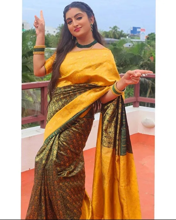 Yellow_Soft_Silk_Saree_With_Unstitched_Blouse_For_Women