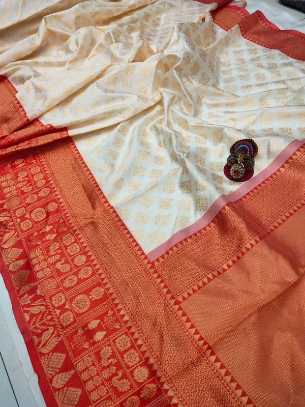 Cream_Red_Soft_Silk_Saree_With_Unstitched_Blouse_For_Women