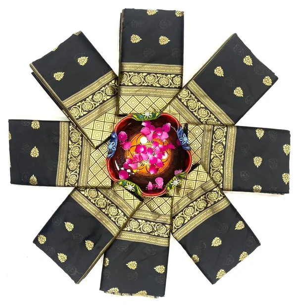 Black_Soft_Silk_Saree_With_Unstitched_Blouse_For_Women