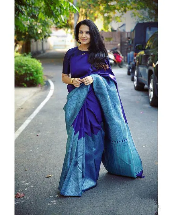 Blue_Soft_Silk_Saree_With_Unstitched_Blouse_For_Women