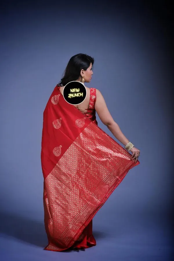 Red_Soft_Silk_Saree_With_Unstitched_Blouse_For_Women