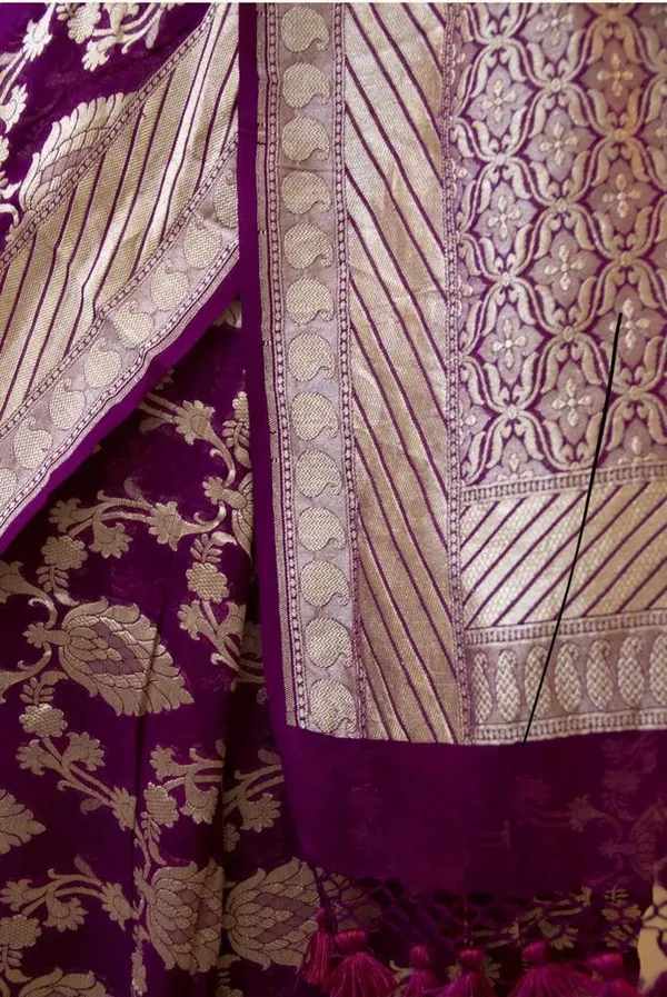 Wine_Purple_Soft_Silk_Saree_With_Unstitched_Blouse_For_Women