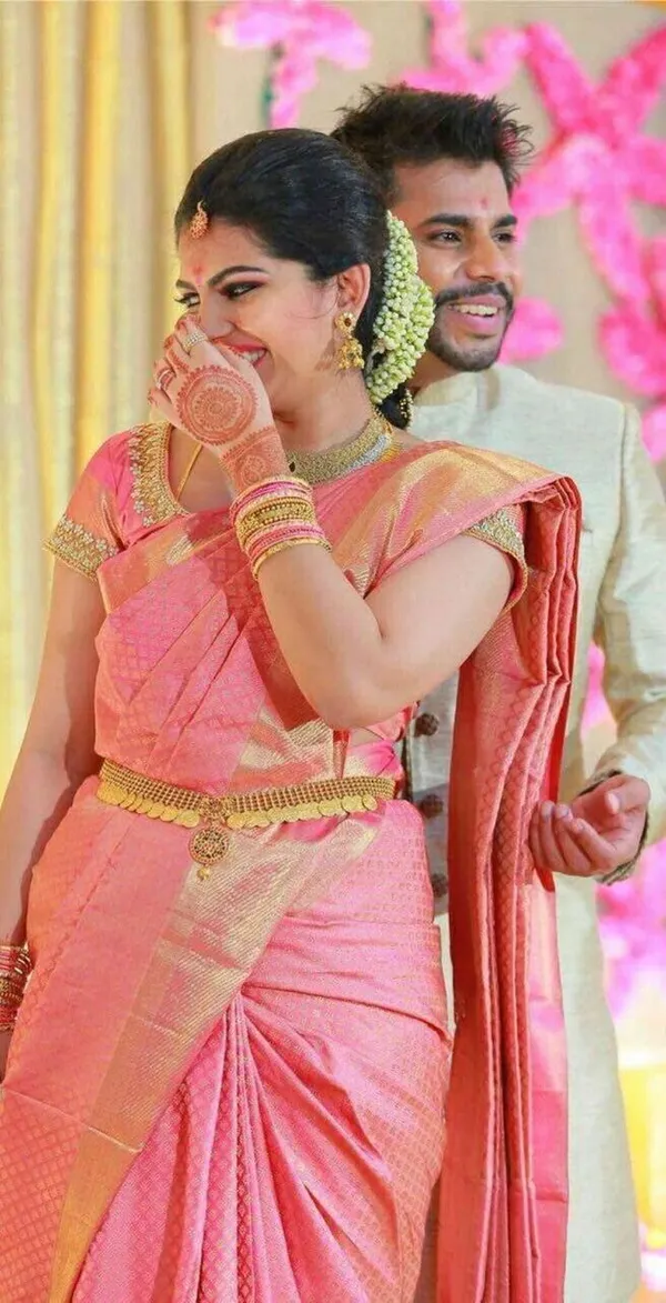 Peach_Soft_Silk_Saree_With_Unstitched_Blouse_For_Women