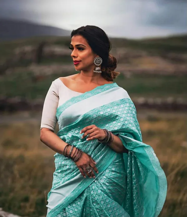 Sky_Blue_Soft_Silk_Saree_With_Unstitched_Blouse_For_Women