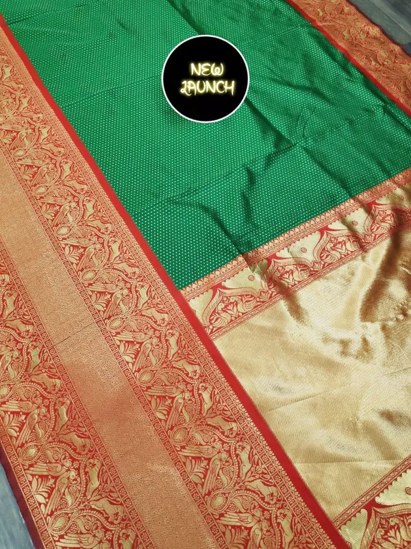 Green_Silk_Saree_With_Unstitched_Blouse_For_Women