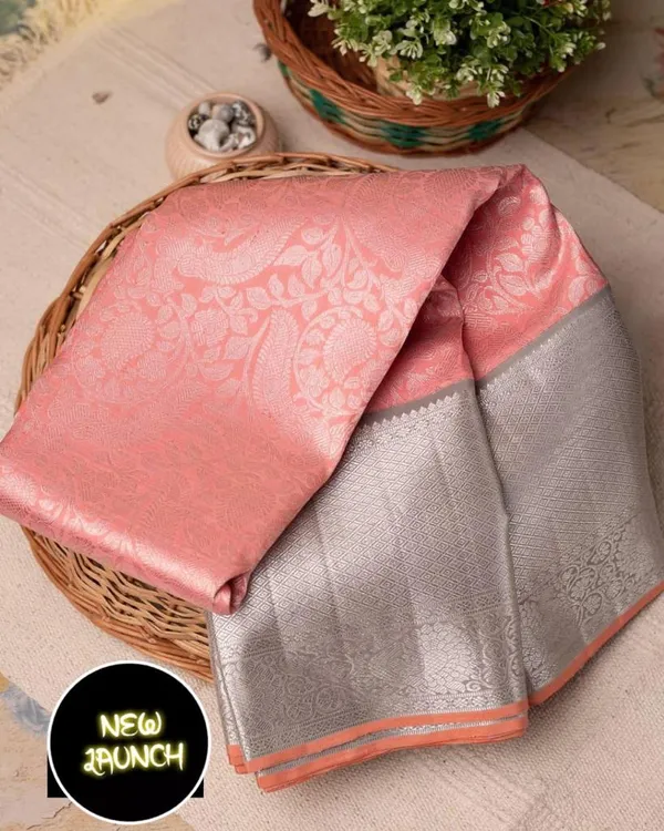 Peach_Soft_Silk_Saree_With_Unstitched_Blouse_For_Women