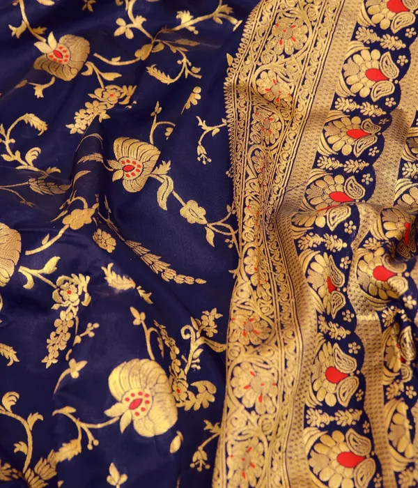 Blue_Soft_Silk_With_Gold_Zari_Saree_With_Unstitched_Blouse_For_Women