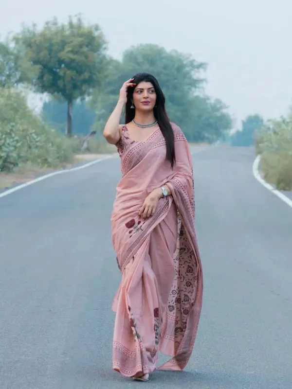 Saree_With_Unstitched_Blouse_For_Women