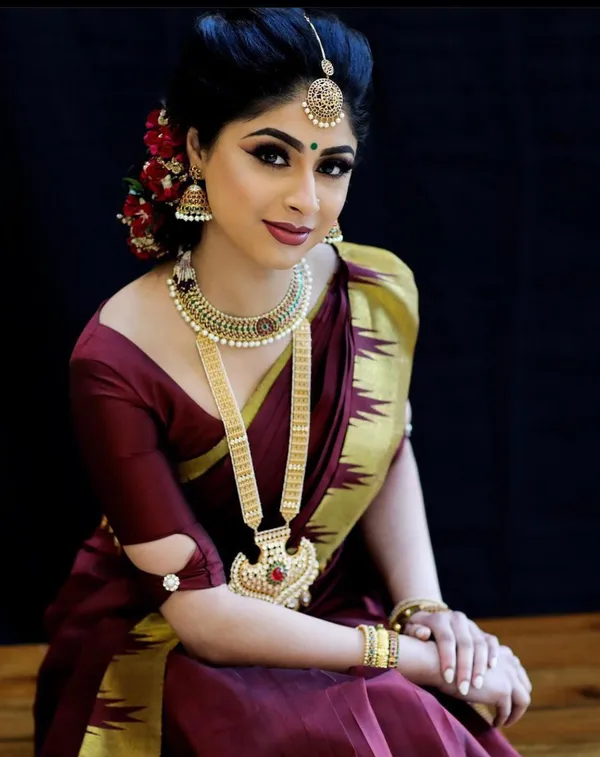 Maroon_Soft_Silk_Saree_With_Unstitched_Blouse_For_Women